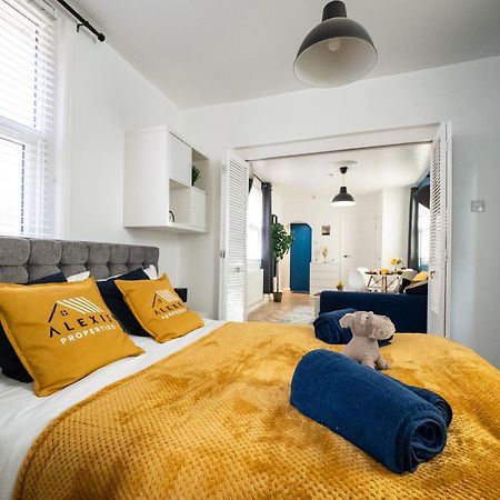 Seaside Retreat: Luxury 1-Bed, Free Parking Apartment Portsmouth Ngoại thất bức ảnh